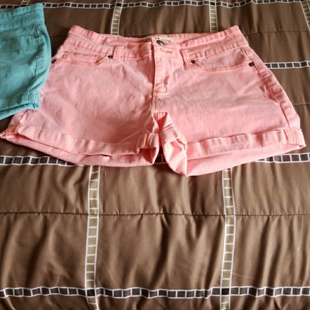 Lei short shorts